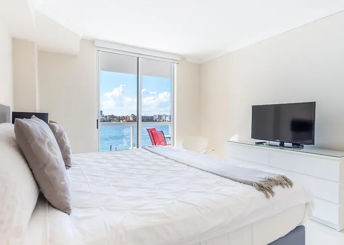 Golden Bay 406
